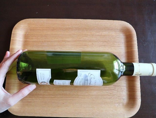 ワインの空き瓶の写真