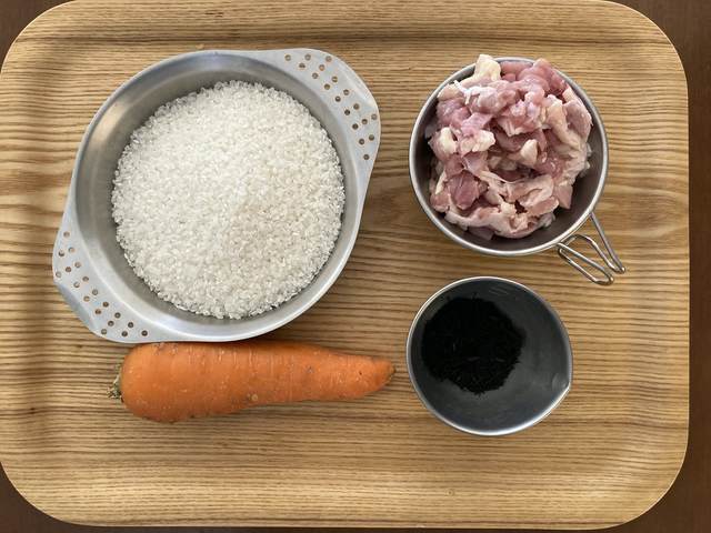 ティファール圧力鍋で作った炊き込みご飯　材料の写真