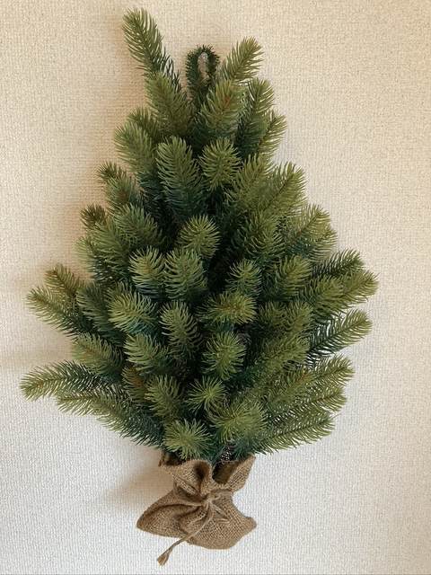 壁掛けクリスマスツリーの写真_ミニマリストおすすめ